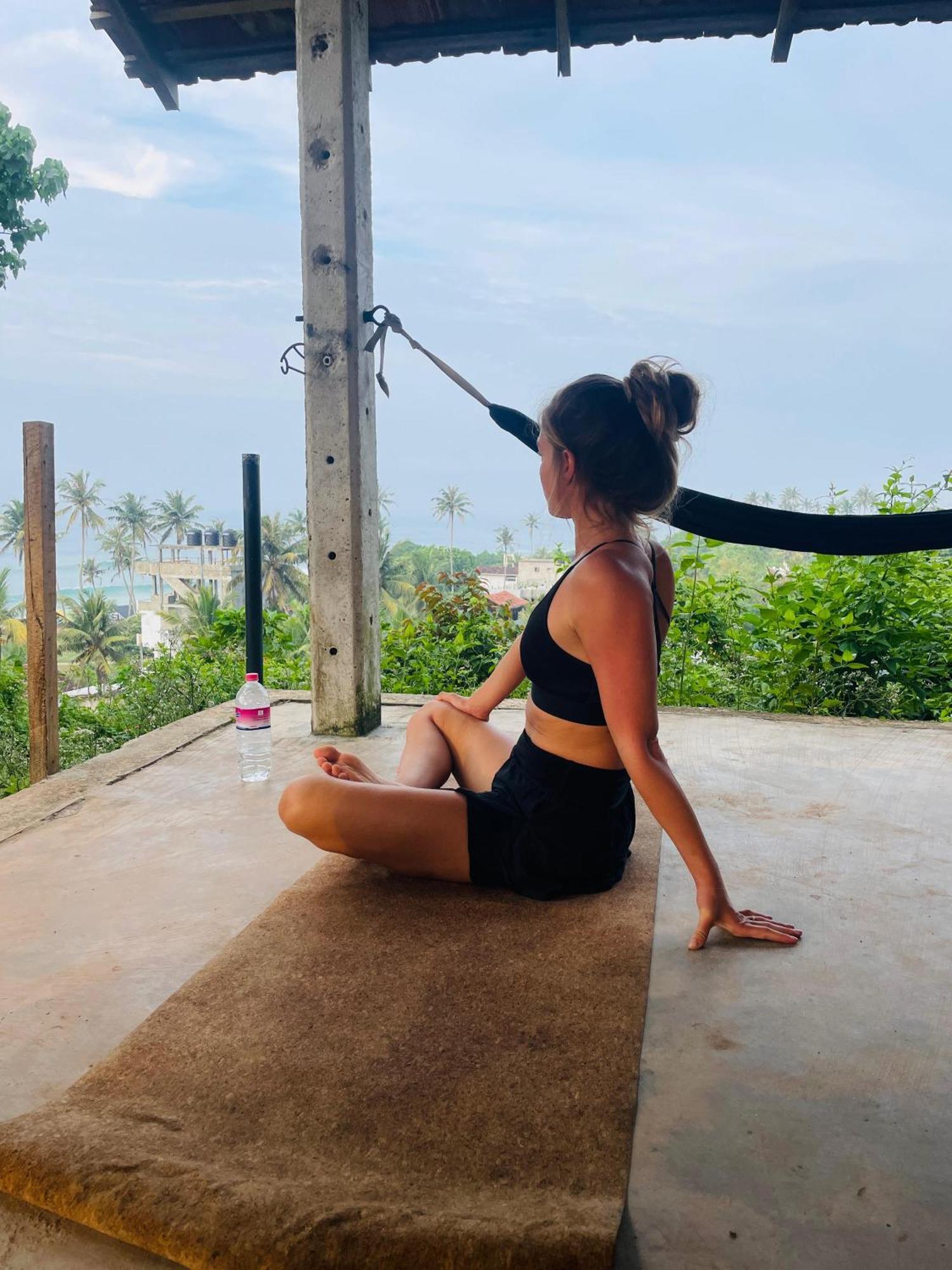 Sky Mountain Cafe With Seaview Bed and Breakfast Weligama Exteriör bild