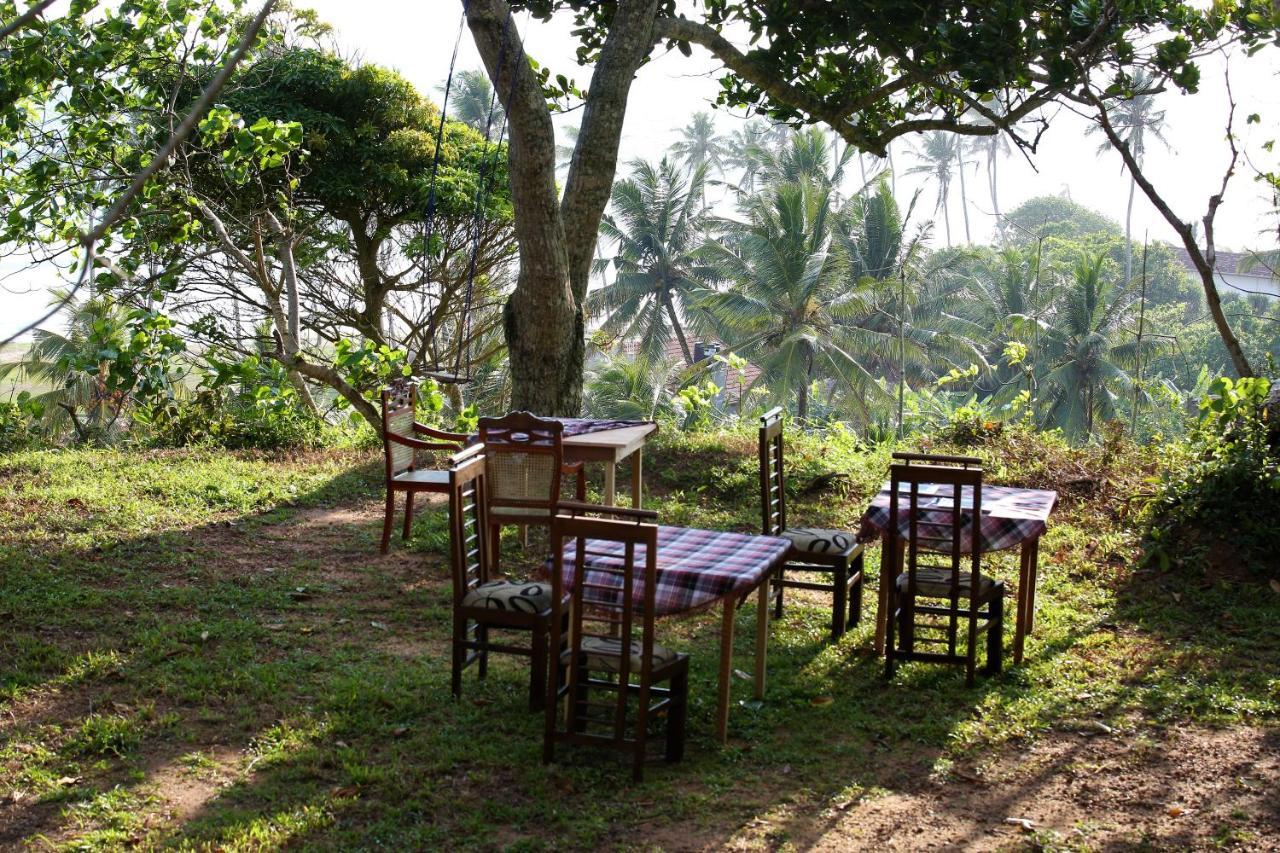 Sky Mountain Cafe With Seaview Bed and Breakfast Weligama Exteriör bild